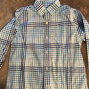 Boys Vineyard  Vines shirt